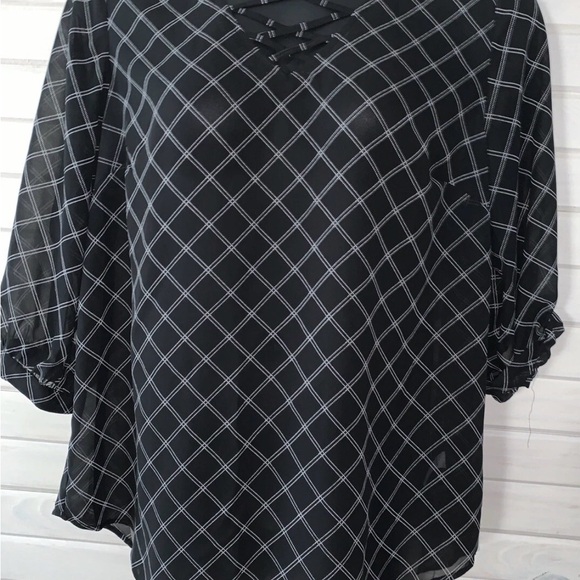 Maurices Tops - 🖤 Maurices Black & White Sheer Blouse (Size 1 / Plus